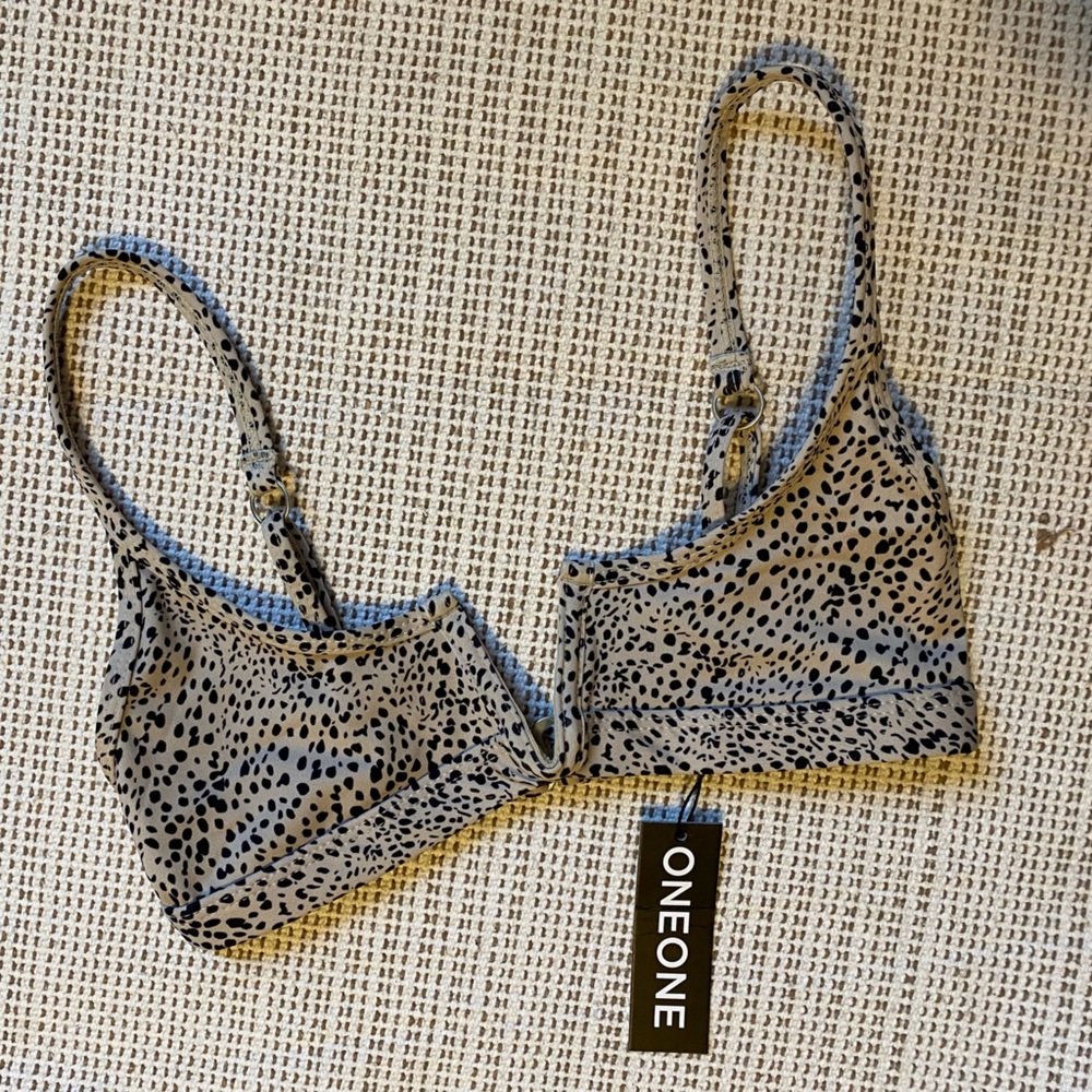 XS One One Swimwear Top